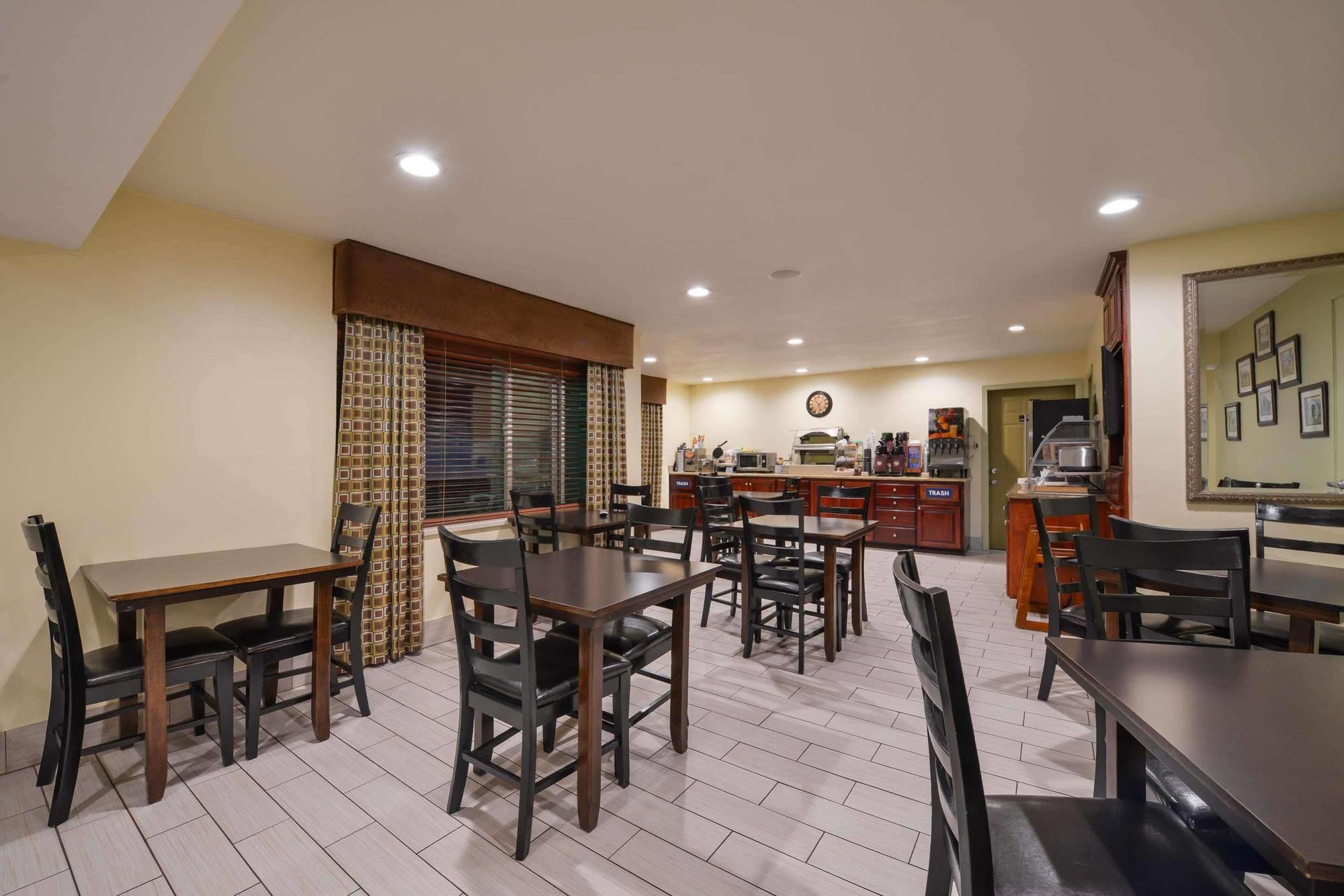 Best Western Cottage Grove Inn מראה חיצוני תמונה